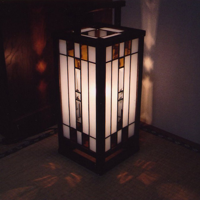 YOSHIKO STYLE』 Lamp Collection ステンドグラス和風行灯『懐かしの団欒』